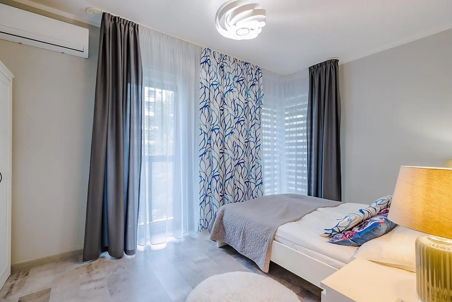 Family Apartment Żoliborz by Renters Warszawa