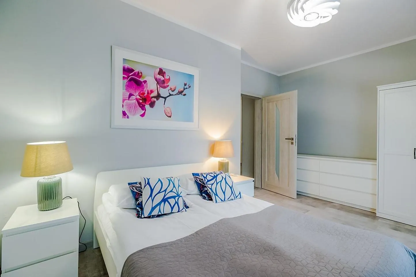 Family Apartment Żoliborz by Renters Warszawa