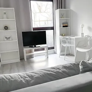  Apartament Metro, Apartament 3 Pokoje Z Ogrodkiem 80m2