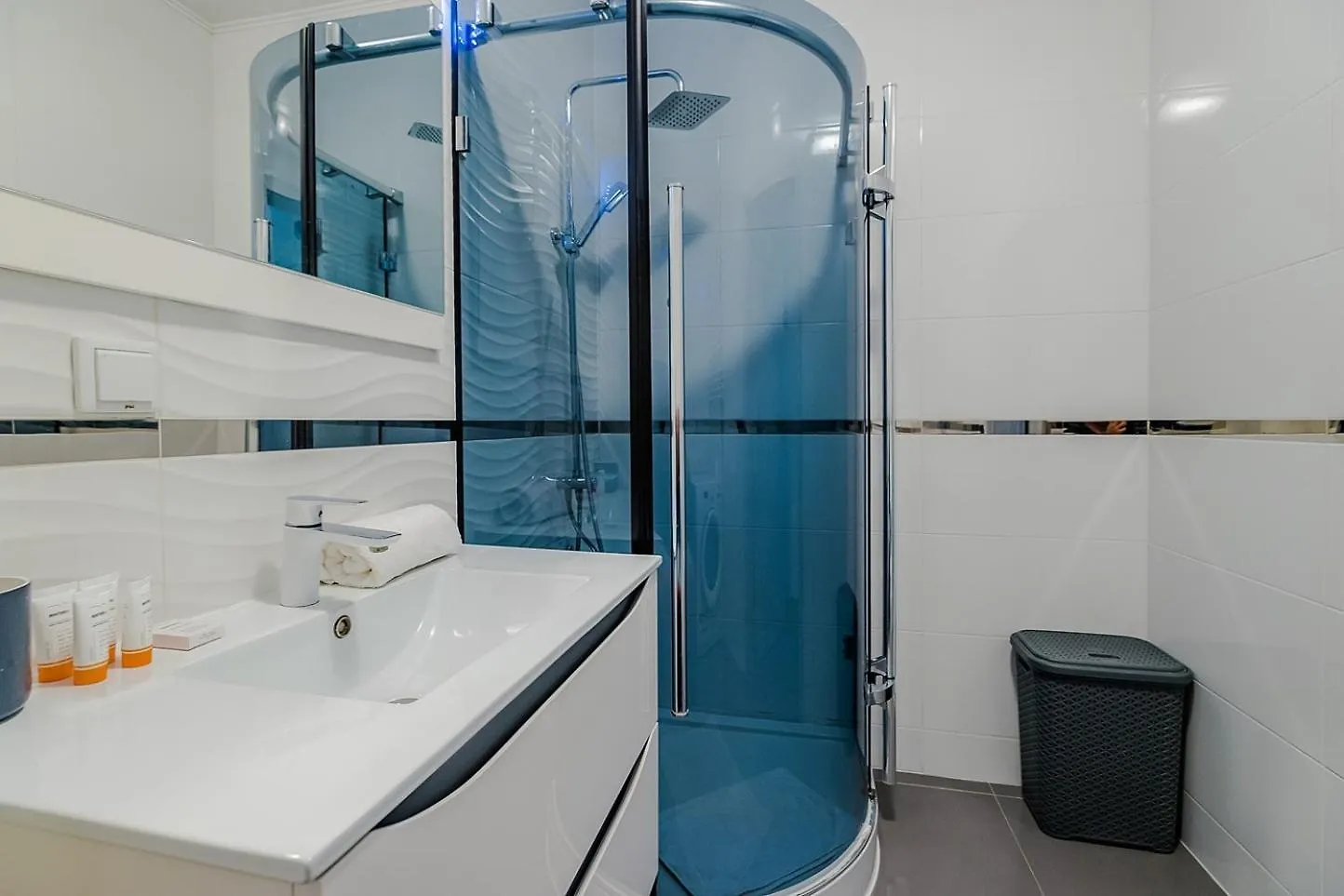 Family Apartment Zoliborz By Noclegi Renters 바르샤바