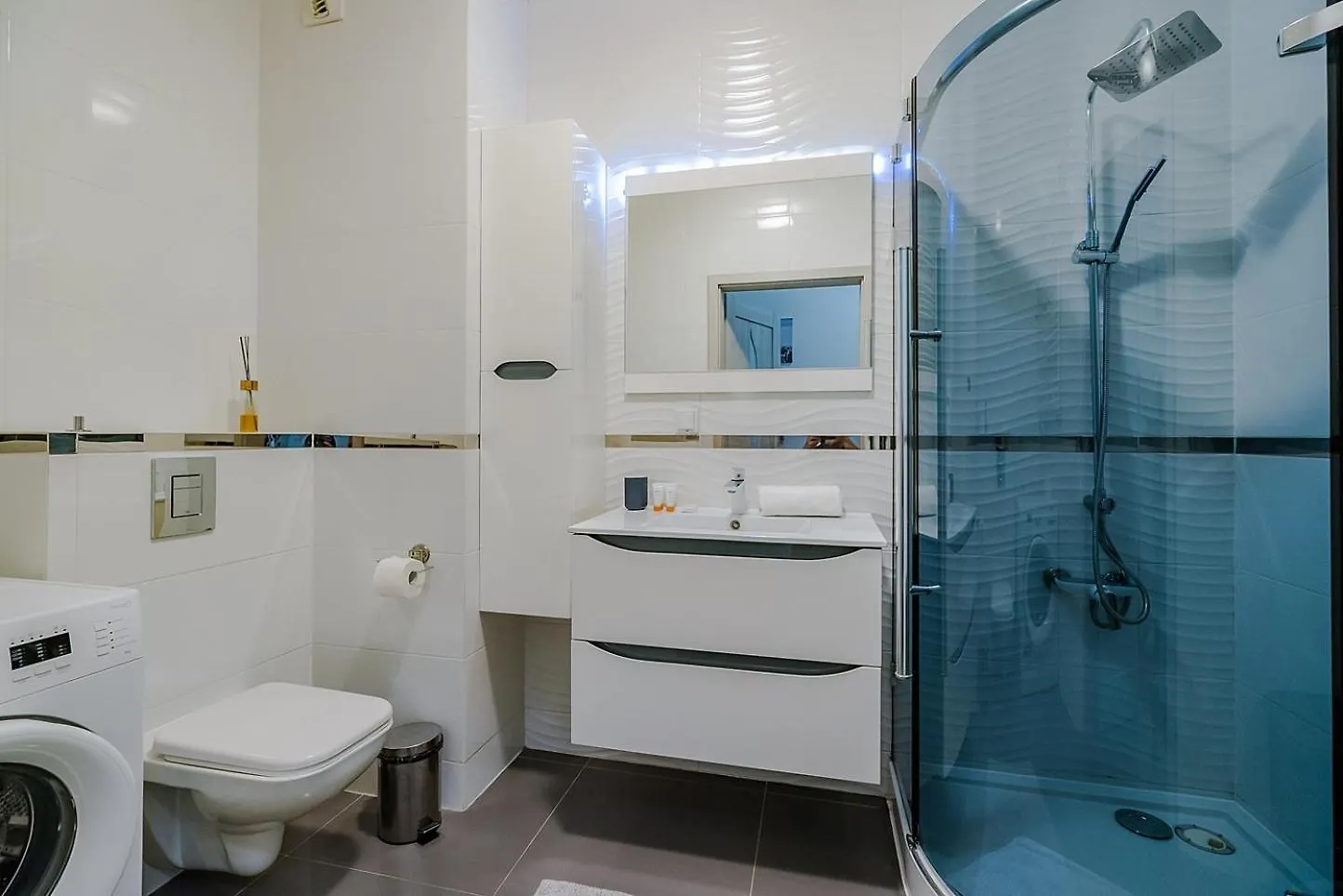 Family Apartment Zoliborz By Noclegi Renters 바르샤바